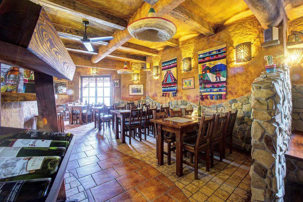 Bed and Breakfast Xavito Sanok Exterior foto